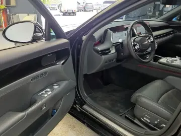 2023 Genesis G90 с пробегом 76 449 км
