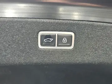 2023 Genesis G90 с пробегом 28 081 км