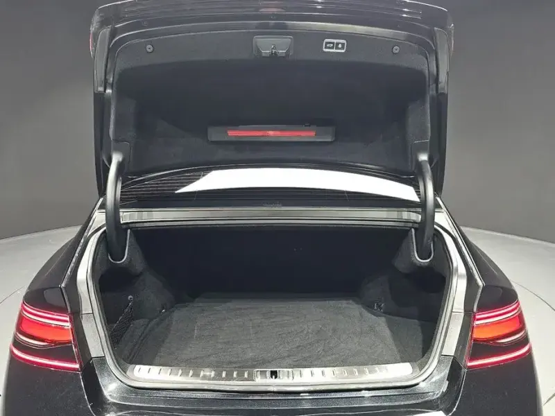 2023 Genesis G90 с пробегом 28 081 км