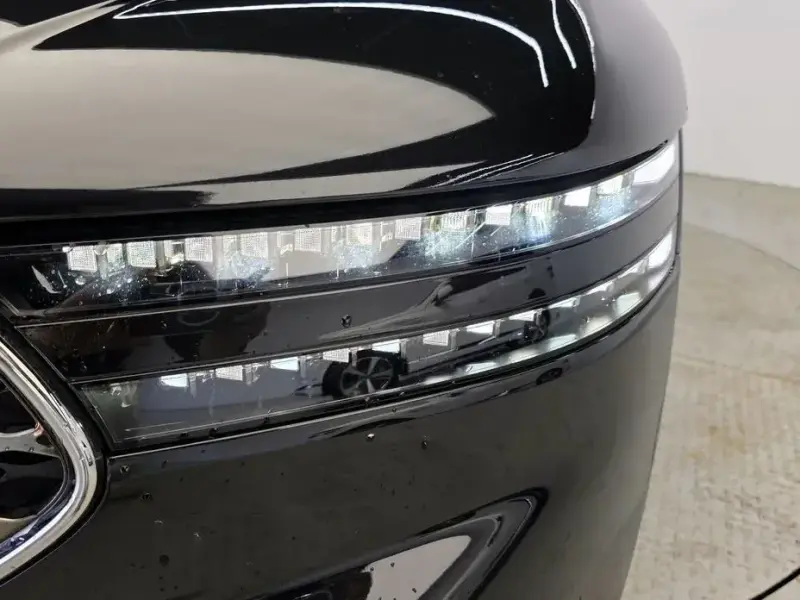 2023 Genesis G90 с пробегом 76 449 км