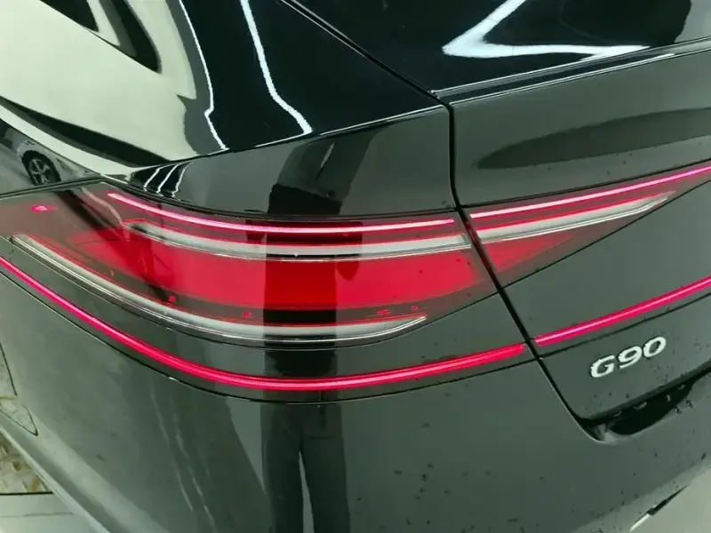 2023 Genesis G90 с пробегом 76 449 км