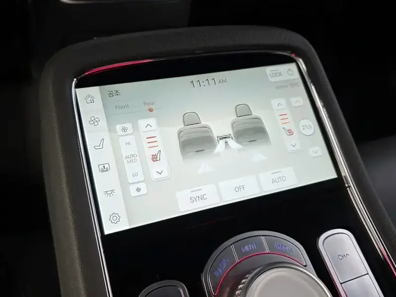 2023 Genesis G90 с пробегом 76 449 км