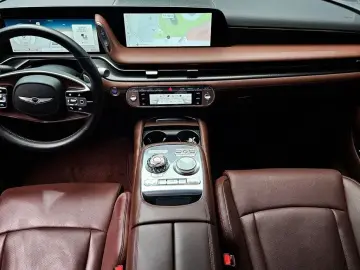 2023 Genesis G90 с пробегом 85 835 км