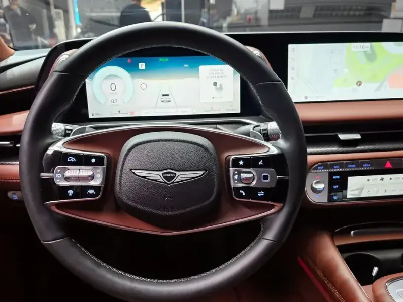 2023 Genesis G90 с пробегом 85 835 км