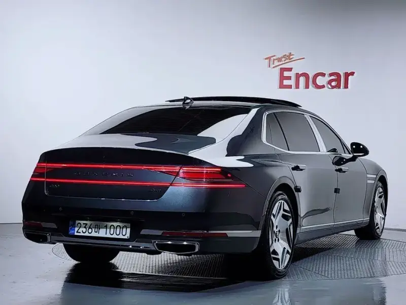 2023 Genesis G90 с пробегом 37 767 км