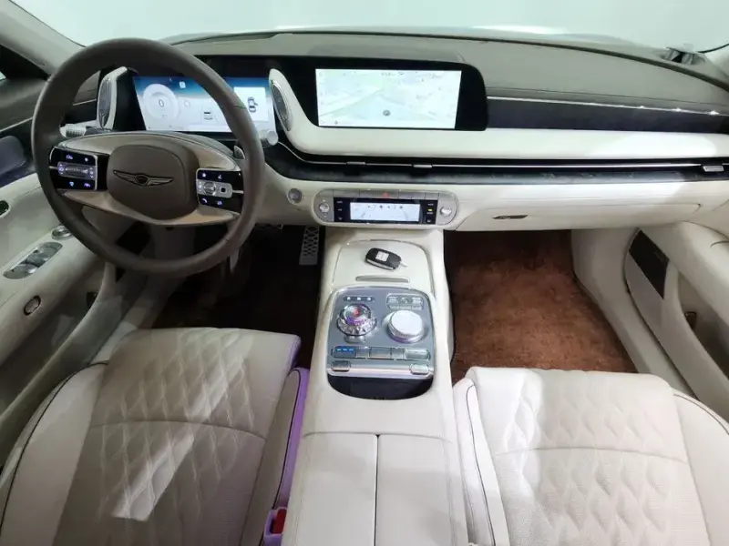 2023 Genesis G90 с пробегом 37 767 км