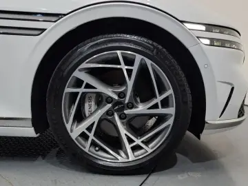 2023 Genesis G90 с пробегом 24 164 км