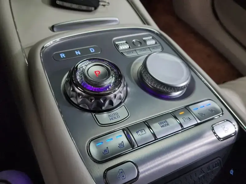 2023 Genesis G90 с пробегом 37 767 км