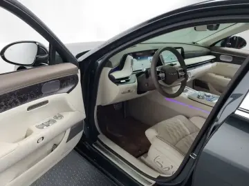 2023 Genesis G90 с пробегом 37 767 км