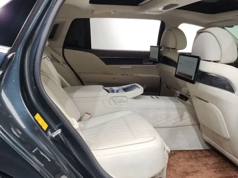 2023 Genesis G90 с пробегом 37 767 км