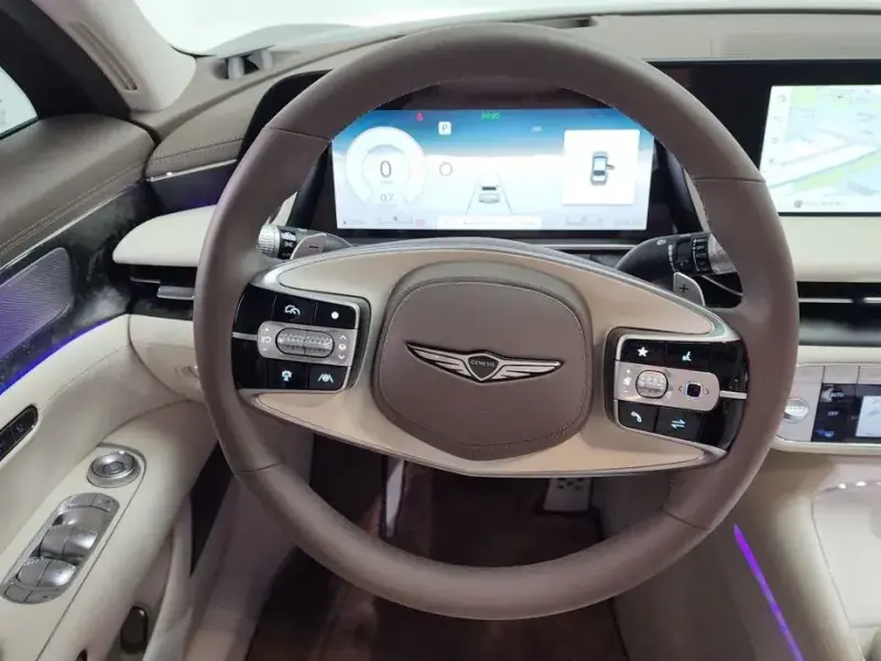 2023 Genesis G90 с пробегом 37 767 км