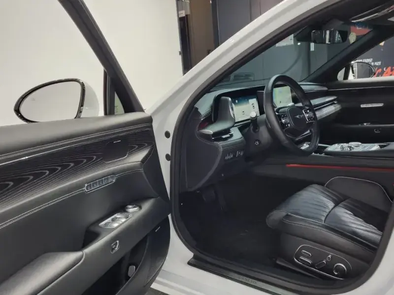 2023 Genesis G90 с пробегом 24 164 км