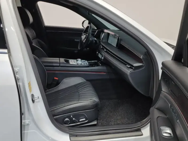 2023 Genesis G90 с пробегом 24 164 км