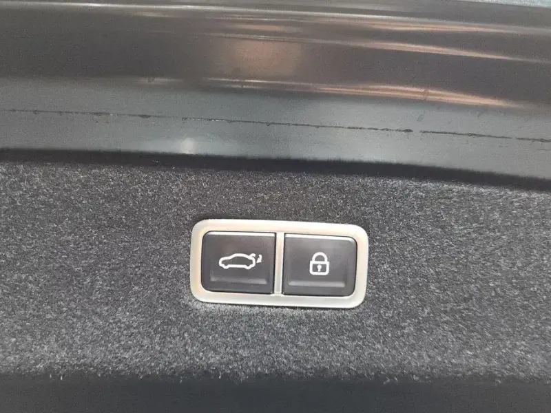 2023 Genesis G90 с пробегом 37 767 км