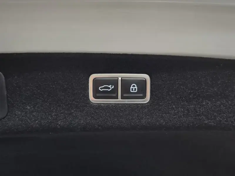 2023 Genesis G90 с пробегом 24 164 км