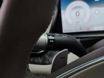 2023 Genesis G90 с пробегом 37 767 км
