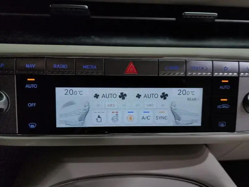2023 Genesis G90 с пробегом 37 767 км