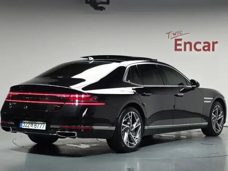 2023 Genesis G90 с пробегом 41 935 км