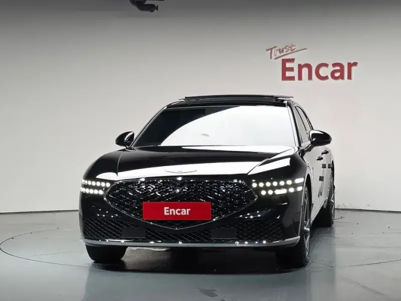 2023 Genesis G90 с пробегом 41 935 км