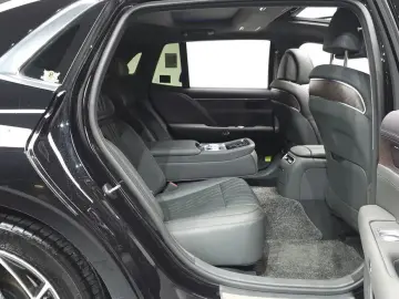 2023 Genesis G90 с пробегом 41 935 км
