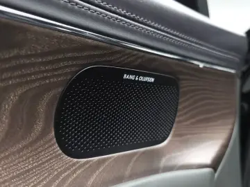 2023 Genesis G90 с пробегом 41 935 км
