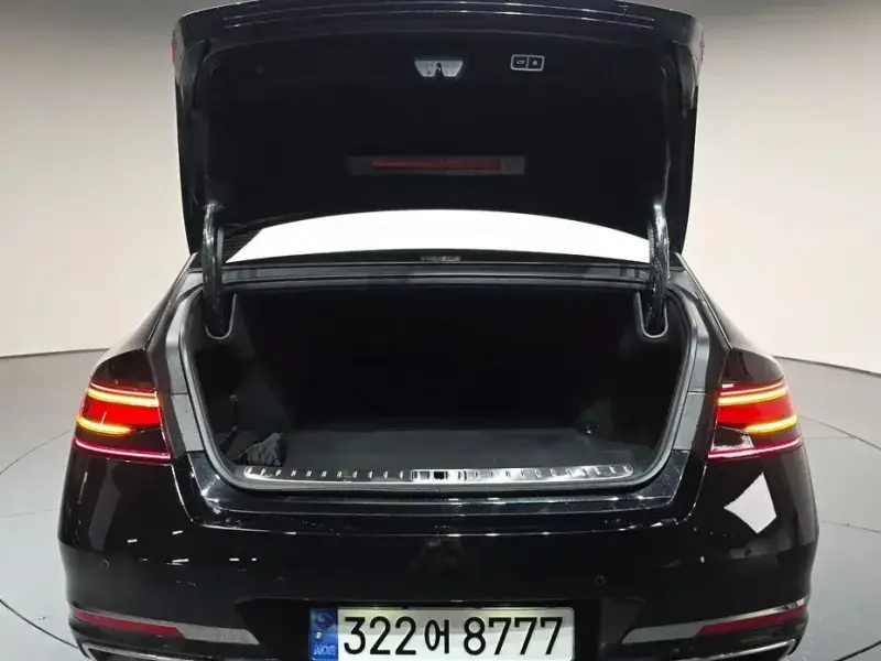 2023 Genesis G90 с пробегом 41 935 км
