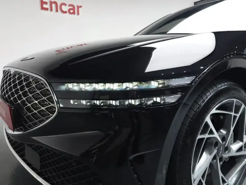 2023 Genesis G90 с пробегом 41 935 км
