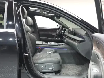 2023 Genesis G90 с пробегом 41 935 км