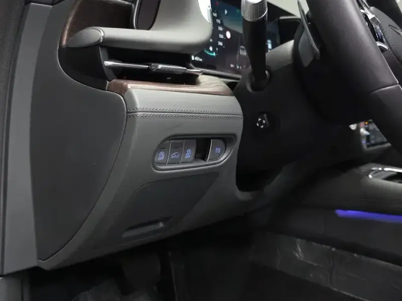 2023 Genesis G90 с пробегом 41 935 км
