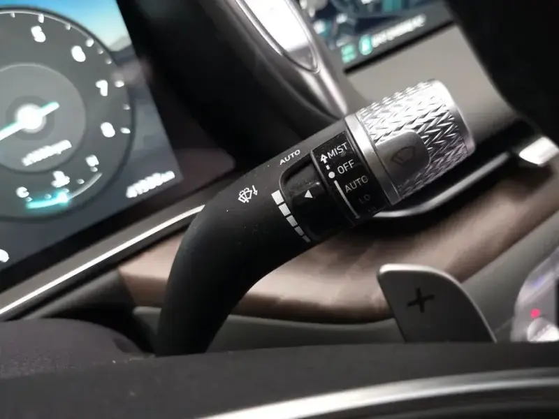 2023 Genesis G90 с пробегом 41 935 км