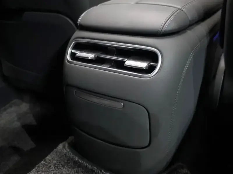2023 Genesis G90 с пробегом 41 935 км