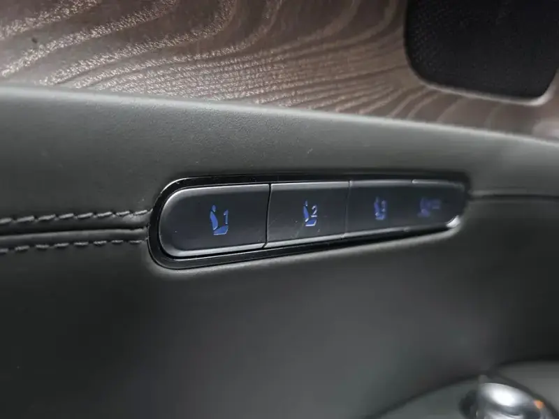 2023 Genesis G90 с пробегом 41 935 км