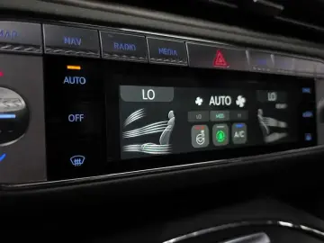 2023 Genesis G90 с пробегом 41 935 км
