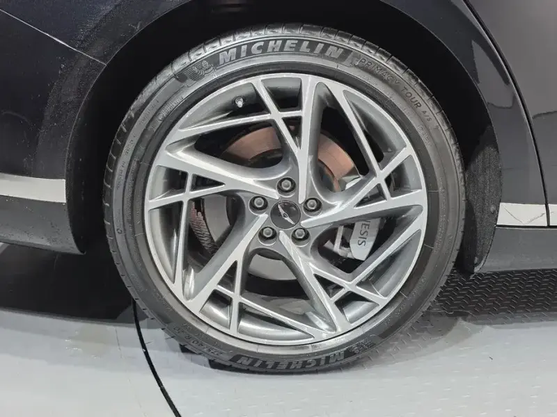 2023 Genesis G90 с пробегом 34 142 км