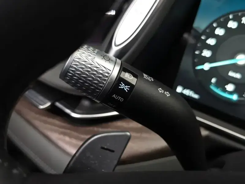 2023 Genesis G90 с пробегом 41 935 км