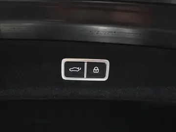 2023 Genesis G90 с пробегом 41 935 км