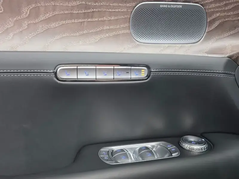 2023 Genesis G90 с пробегом 34 142 км