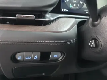 2023 Genesis G90 с пробегом 34 142 км