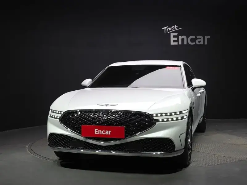 2023 Genesis G90 с пробегом 21 490 км