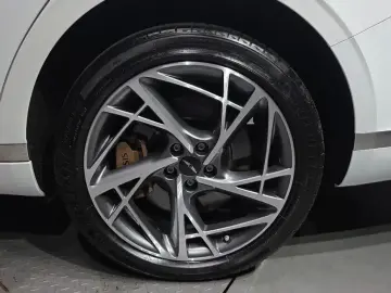2023 Genesis G90 с пробегом 21 490 км
