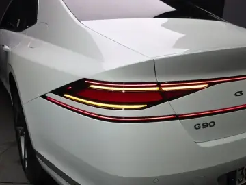 2023 Genesis G90 с пробегом 21 490 км