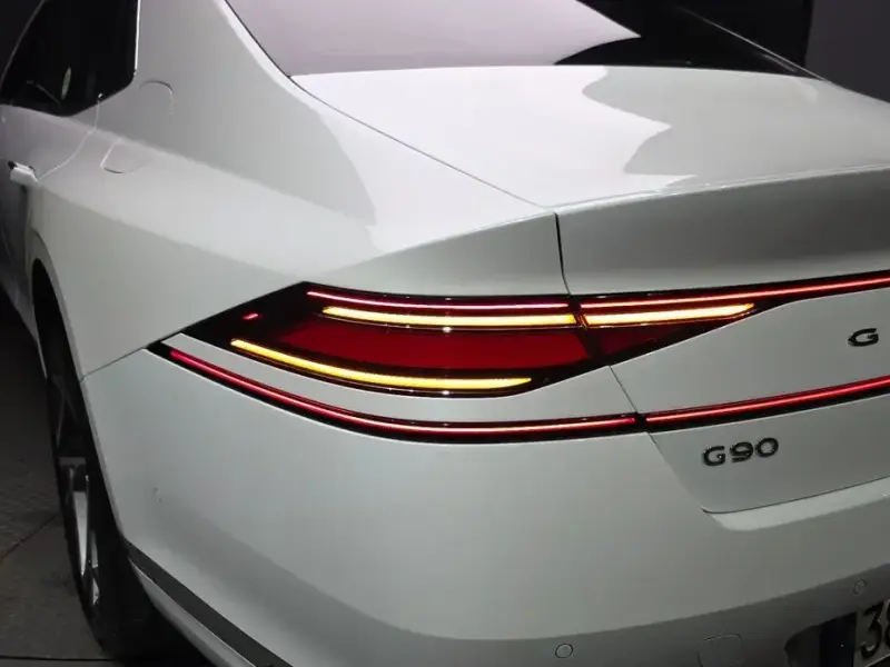 2023 Genesis G90 с пробегом 21 490 км