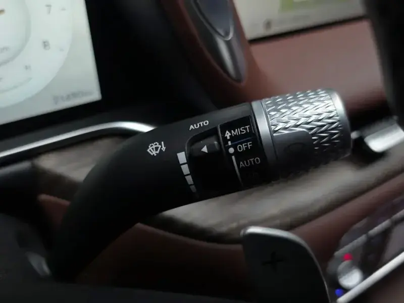 2023 Genesis G90 с пробегом 21 490 км