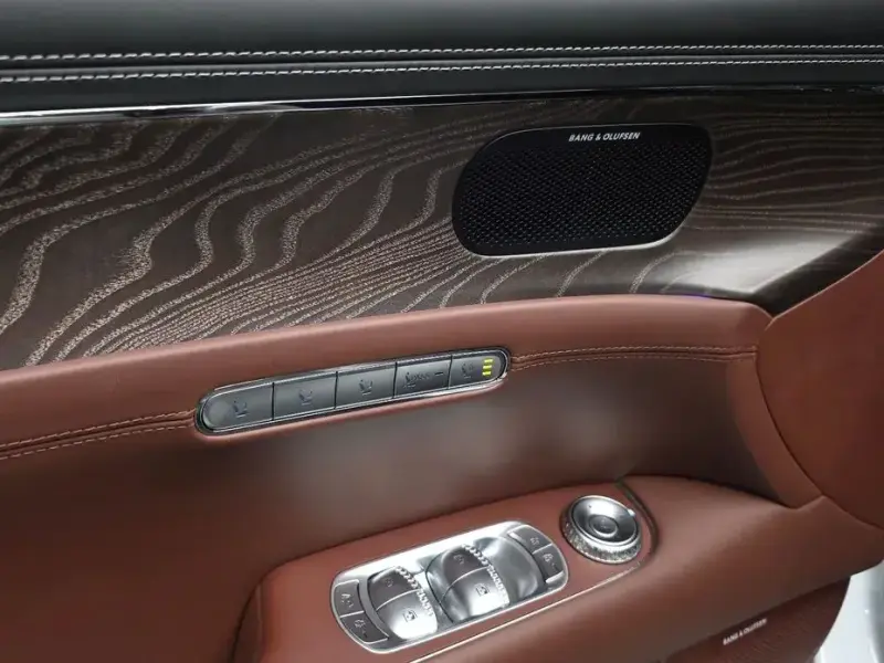 2023 Genesis G90 с пробегом 21 490 км