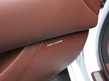 2023 Genesis G90 с пробегом 21 490 км