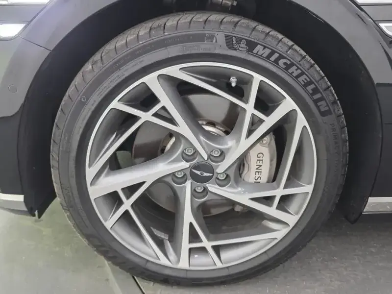2023 Genesis G90 с пробегом 92 107 км