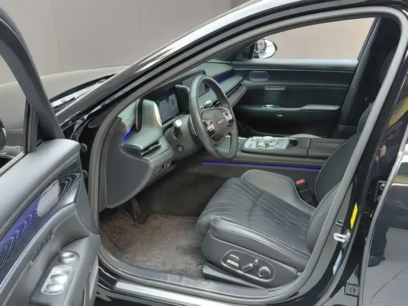 2023 Genesis G90 с пробегом 67 859 км