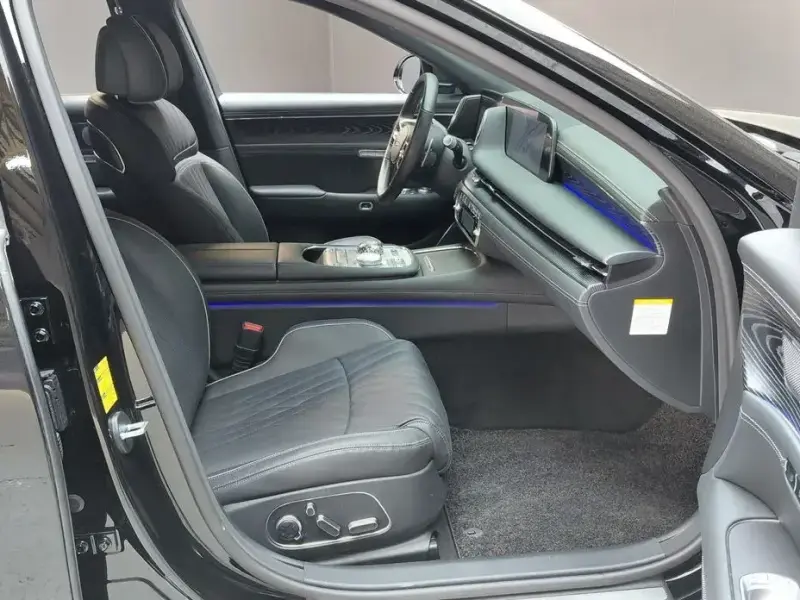 2023 Genesis G90 с пробегом 67 859 км