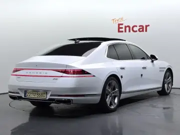 2023 Genesis G90 с пробегом 35 276 км