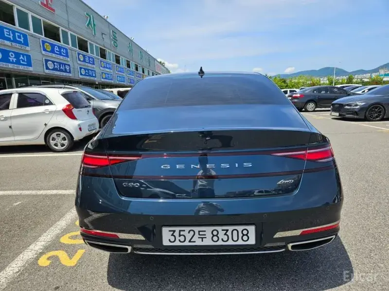 2023 Genesis G90 с пробегом 16 646 км